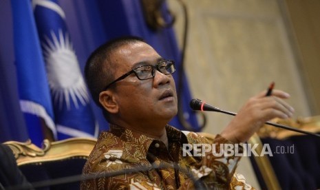  Sekretaris Fraksi PAN Yandri Susanto saat konferensi pers di Ruang Rapat Fraksi PAN, Kompleks Parlemen, Senayan, Jakarta, Selasa (19/9). 