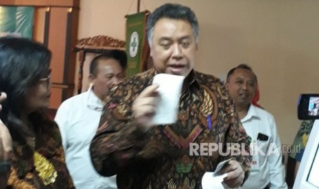  Sekretaris Jenderal Kementerian  Kesehatan Untung Suseno