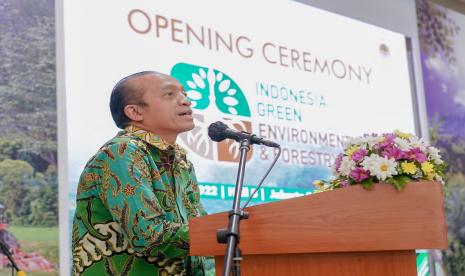 Sekretaris Jenderal Kementerian Lingkungan Hidup dan Kehutanan (KLHK) Bambang Hendroyono mewakili Menteri LHK Siti Nurbaya membuka Pameran Indonesia Green Environment and Forestry Expo 2022 di Jakarta Convention Center, Jumat (1/7/2022). 