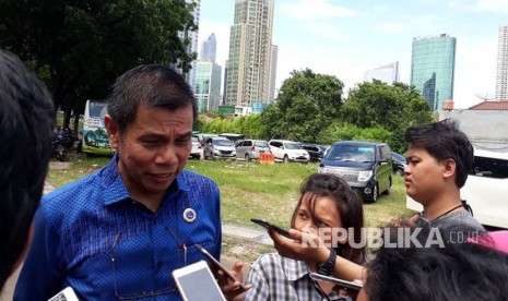 Sekretaris Jenderal Partai Demokrat Hinca Pandjaitan usai rapat persiapan pelaksanaan pidato politik Ketua Umum Demokrat Susilo Bambang Yudhoyono (SBY)   di Kediaman SBY, Jalan Mega Kuningan Timur VII, Jakarta Selatan pada Kamis (4/1).