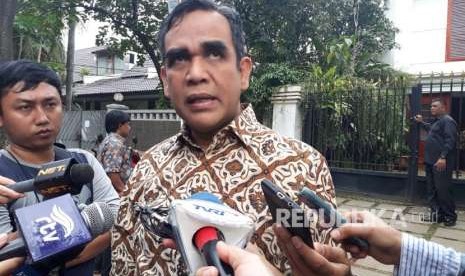 Sekjen Gerindra, Ahmad Muzani, meminta pemerintah segera salurkan bantuan PPKM Darurat