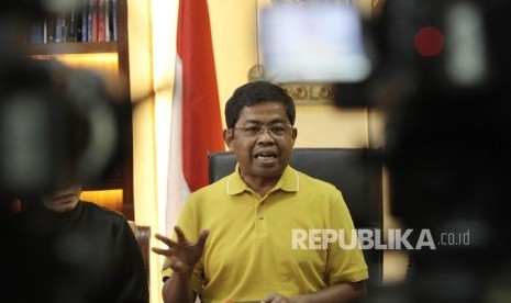  Sekretaris Jenderal (Sekjen) DPP Golkar Idrus Marham saat memberikan keterangan pers di Kantor DPP Golkar, Jakarta, Ahad (26/12). 