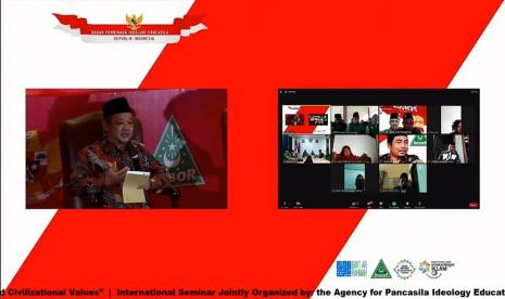 Sekretaris Umum Pengurus Pusat Muhammadiyah, Dr. Abdul Muti M.Ed. dalam seminar internasional bertajuk Islam Rahmatan Lil Alamin, Pancasila and Commission on Unalienable Rights Safeguarding and Strengthening a Rules-Based International Order in the 21st Century Founded upon Shared Civilizational Values yang diselenggarakan Badan Pembinaan Ideologi Pancasila (BPIP) bekerja sama dengan Gerakan Pemuda (GP) Ansor dalam rangka peringati hari Santri Nasional dan Hari Sumpah Pemuda yang digelar baik secara luring maupun daring pada Rabu (28/10).