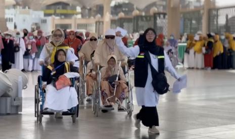 Sektor Khusus (Seksus) Masjid Nabawi menyiagakan petugas di area pintu masuk raudhah, tempat untuk berdoa dan berziarah ke makam Rasulullah dan para sahabat.