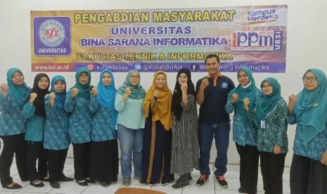 Sekumpulan dosen Program Studi Ilmu Komputer dan Sistem Informasi Universitas BSI (Bina Sarana Informatika) melaksanakan pengabdian masyarakat.