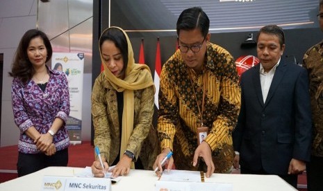 Selasa (21/1), di Ballroom Bursa Efek Indonesia Rumah Zakat bersama MNC Sekuritas didukung oleh Bursa Efek Indonesia Pasar Modal Syariah telah meluncurkan wakaf saham.