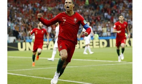 Selebrasi Cristiano Ronaldo seusai menjebol gawang Spanyol.