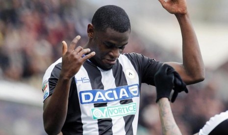 Selebrasi Duvan Zapata seusai membobol gawang Juventus.