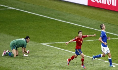  Selebrasi Jordi Alba usai mencetak gol keempat untuk Spanyol. (Michael Dalder/Reuters)