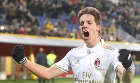 Selebrasi Mario Pasalic setelah mencetak gol kemenangan AC Milan atas Bologna.