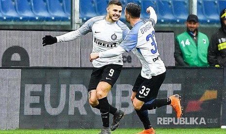 Selebrasi Mauro Icardi (kiri) bersama Danilo D'Ambrosio di Luigi Ferrari Stadium, Genoa.