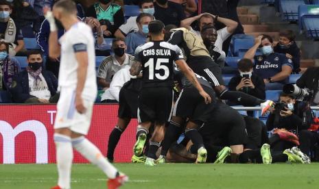 Selebrasi para pemain Sheriff Tiraspol setelah unggul 2-1 atas Real Madrid.