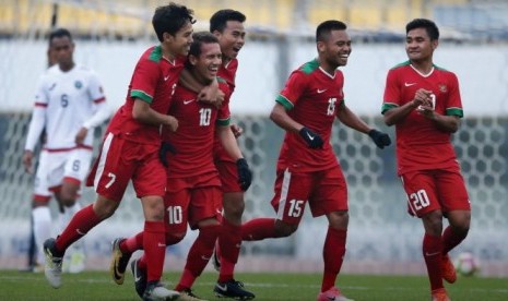 Selebrasi pemain Indonesia U-19 usai mencetak gol ke gawang Timor Leste di ajang kualifikasi pPiala Asia U-19