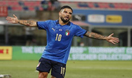 Selebrasi penyerang Italia, Lorenzo Insigne usai mencetak gol ke gawang Ceko pada laga persahabatan Sabtu (5/6) dini hari WIB. 