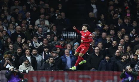 Selebrasi penyerang Liverpool Luis Diaz setelah menjebol gawang Fulham dalam semifinal leg kedua Piala Carabao di London, Kamis (25/1/2024) dini hari WIB.