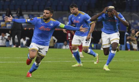 Selebrasi penyerang Napoli, Lorenzo Insigne usai menjebol gawang Legia Warszawa.