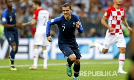  Selebrasi pesepakbola Prancis Antoine Griezmann mencetak gol lewat titik penalti pada pertandingan final Piala Dunia 2018 melawan Kroasia di Stadion Luzhniki, Moskow, Ahad (15/7) malam WIB. 