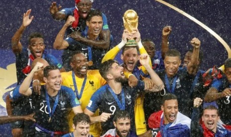 Selebrasi tim Prancis yang berhasil meraih Piala Dunia 2018 usai mengalahkan Krosia dengan skor 4-2.