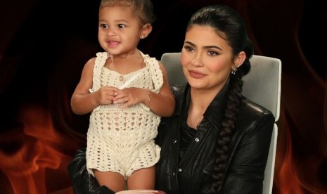 Kylie Jenner Akui Stormi Alergi Segala Jenis Kacang. Selebritas dan bintang reality show asal Amerika Serikat (AS) Kylie Jenner dan putrinya Stormi Webster.