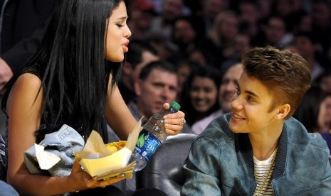 Pasangan Selena Gomez dan Justin Bieber.