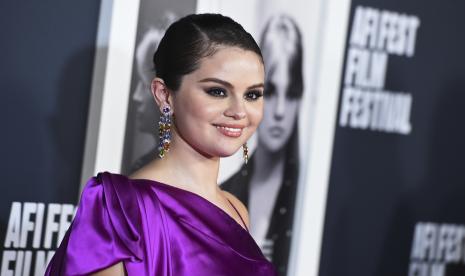 Selena Gomez. Selena Gomez mengalami body shaming karena perubahan bentuk tubuh.