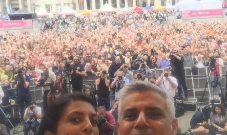 selfie wali kota london, Sadiq Khan 