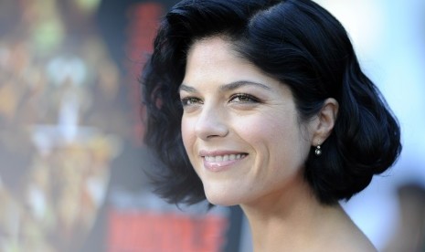 Aktris Selma Blair mengungkapkan kisah pilu masa kecil hingga dewasa mudanya dalam memoar terbaru.