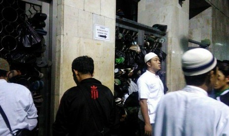 Semakin pagi, jumlah massa yang memadati Masjid Istiqlal makin ramai. Mereka akan ikut serta dalam aksi damai Jumat (2/12) di Monas.