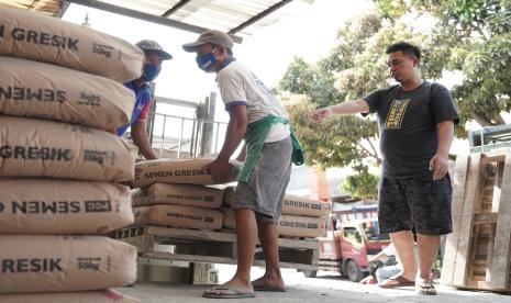 Semen Indonesia (Persero) Tbk memperkuat jaringan pemasaran melalui kegiatan retailer gathering bersama pelanggan di Solo Raya. Kegiatan ini rangka memperingati Hari Pelanggan Nasional 2023. 