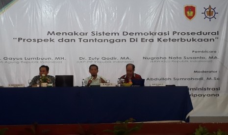 Seminar bertajuk “Menakar Sistem Demokrasi Prosedural