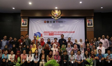 Seminar bertemakan Managing Religious and Cultural Diversity to Achieve Harmonious and Peaceful Society dalam rangkaian kegiatan ASEAN Youth Interfaith Camp (AYIC) 2018, di Universitas Gadjah Mada  (UGM) Yogyakarta.