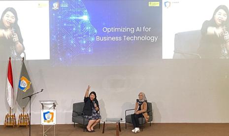 Seminar Cyber Education bertajuk Optimizing AI for Business Technology, yang diselenggarakan oleh Universitas Siber Indonesia atau lebih dikenal sebagai Cyber University di gedung baru lantai 2, Aula Fakultas Ilmu Komputer Universitas Indonesia, Florence Hadeli, Direktur OSC & AI Program PT Orbit Ventura Indonesia, memaparkan secara mendalam materi strategi optimasi Kecerdasan Buatan (Artificial Intelligence, AI) untuk mendukung teknologi bisnis, Selasa (30/1).