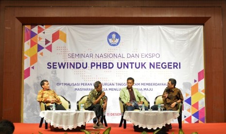 Seminar dan Expo Sewindu Program Hibah Bina Desa (PHBD) Untuk Negeri dengan tema “Optimalisasi Peran Perguruan Tinggi Dalam Memberdayakan Masyarakat Menuju Indonesia Maju” yang dihadiri oleh STMIK Nusa Mandiri.