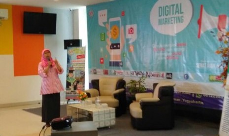 Seminar digital marketing yang diadakan oleh SEMA AMIK dan AKPAR BSI Yogakarta. 