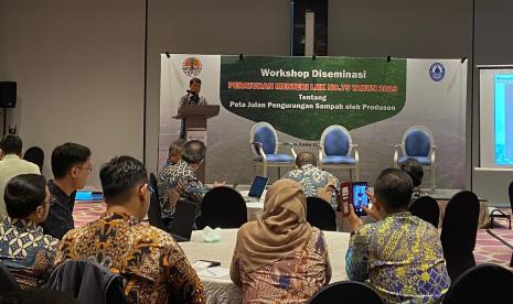 Seminar Diseminasi Peraturan Menteri (Permen) Lingkungan Hidup dan Kehutanan Nomor 75 Tahun 2019 tentang Peta Jalan Pengurangan Sampah oleh Produsen. 