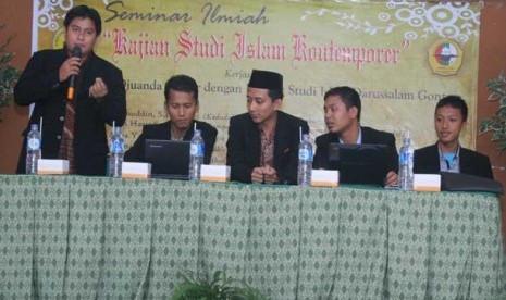 Seminar ilmiah Kajian Studi Islam Kontemporer di Universitas Djuanda, Bogor,Senin (25/3).