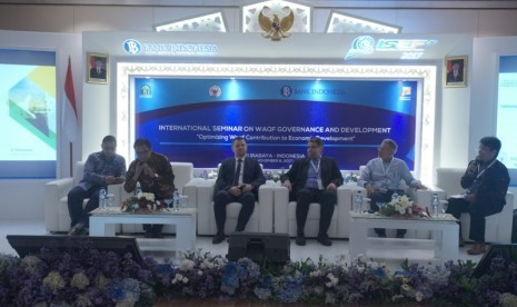 Seminar Internasional Wakaf di Surabaya, Rabu (8/11).