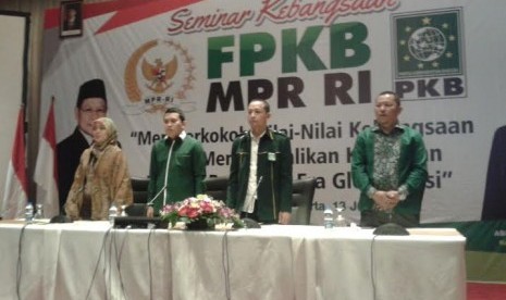 Seminar Kebangsaan FPKB MPR RI dengan tema ' Memperkokoh Nilai-Nilai Kebangsaan, Untuk Mengembalikan Keutuhan Jati Diri Bangsa di Era Globalisasi', di Ballroom Mercure Hotel Ancol, Jakarta, Sabtu ( 13/6 ).