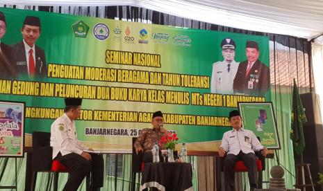 Seminar moderasi beragama di MTsN 1 Banjarnegara, Jateng, Selasa (25/10/2022)