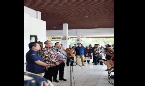 Seminar Nasional dengan mengusung topik Kesiapan Penyelenggaraan Pemilu Serentak 2024 dalam Mewujudkan Pemilu yang Berkualitas, Demokratis, Jujur, Adil dan Bermartabat. 