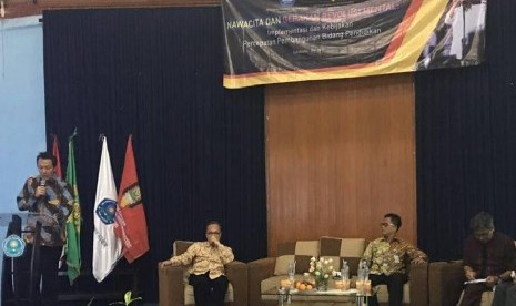 Seminar Nasional Nawacita dan Gerakan Revolusi Mental: Implementasi dan Kebijakan Pembangunan Bidang Pendidikan di Unversitas Muhammadiyah Sukabumi, Sukabumi, Kamis (18/5).