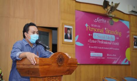 Seminar Nasional Personal Branding UMP.