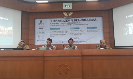  Seminar Nasional Pra-Muktamar Kemandirian Ekonomi Berbasis Filantropi: Ekosistem Filantropi dan Arsitektur Ekonomi Muhammadiyah di Kampus Terpadu Universitas Muhammadiyah Yogyakarta.