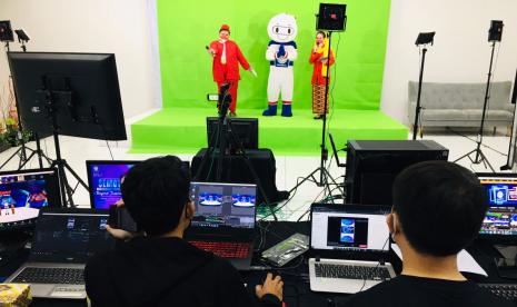 Semot Universitas BSI menghadirkan virtual stage.