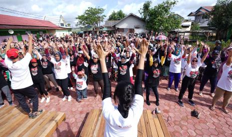 Senam sehat di Majalengka, Jawa Barat, Ahad (19/2/2023). 