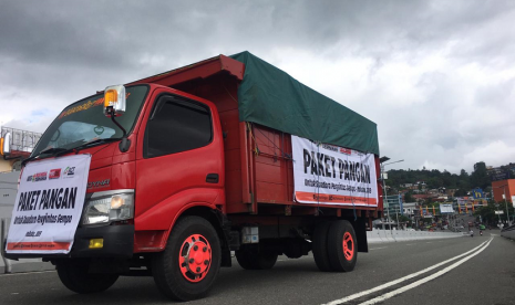 Senin (14/10), ACT kirim enam truk bantuan logistik diberangkatkan menuju tiga titik terparah terdampak gempa.