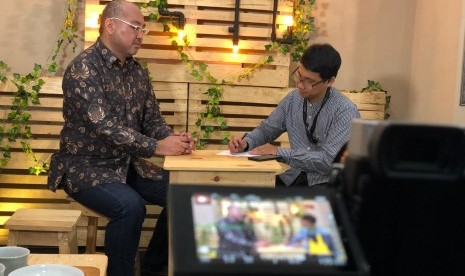 Senior Advisor Asosiasi Bisnis Halal Jepang Fumihiro Sakai saat di Studio Republika TV, Kamis (1/11).