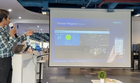 Senior Manager Solution & Technology Platform Esri Indonesia Khairul Amri saat menerangkan pentingnya teknologi GIS di era saat ini.