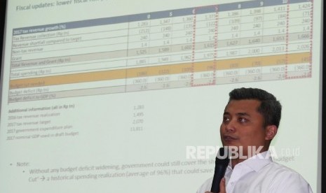 Kepala Ekonom Bank Mandiri Andry Asmoro mengatakan iklim politik perlu dijaga tetap stabil pada tahun kampanye pemilihan umum (pemilu) agar investasi tetap dapat masuk ke Indonesia dan menopang pertumbuhan ekonomi di 2023.