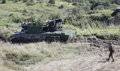 Senjata anti-pesawat self-propelled Rusia Tunguska mengambil bagian dalam latihan komando dan staf strategis Vostok 2022 di tempat pelatihan Uspenovakyi, di Yuzhno-Sakhalinsk, Timur Jauh Rusia, Rusia, 04 September 2022.